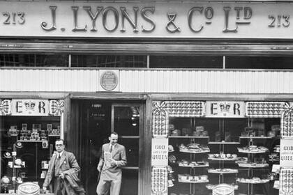 Lyons era el conglomerado más grande de su sector en la época