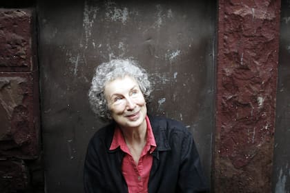 Antes de su lanzamiento la semana próxima, "Los testamentos" de Margaret Atwood la llevan a la final del prestigioso premio Booker