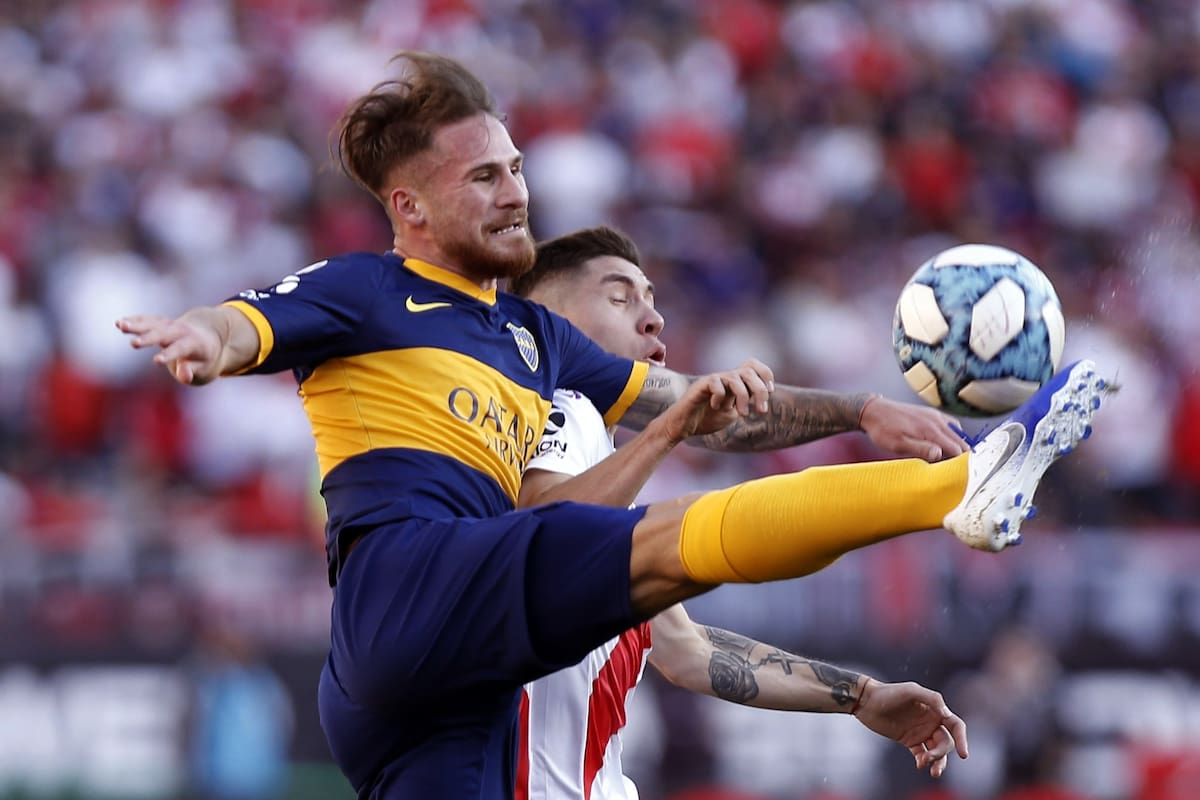 Mac Allister, en un clásico con River: se va de Boca envuelto en una polémica con el club