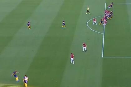 Mac Allister envía el centro; Soldano llegará desde atrás para convertir, pero fue anulado por la posición de otros compañeros