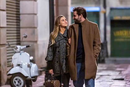 Macarena Achaga como Michelle Salas (aquí con Fernando Guallar) en la segunda temporada de Luis Miguel, la serie