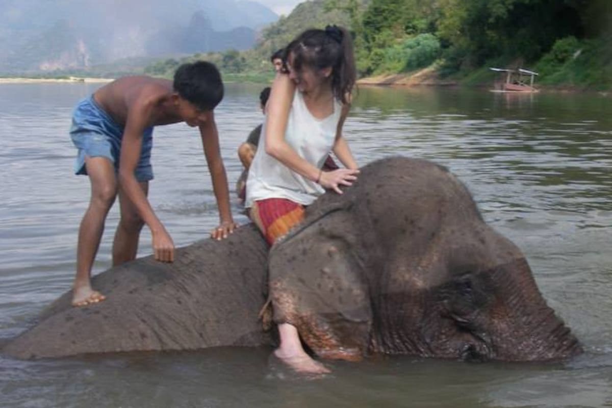 Macarena, en un viaje de visita a su padre en Tailandia