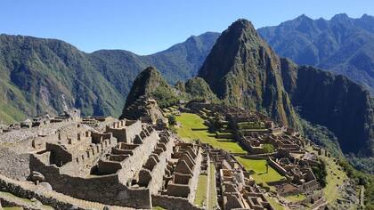Machu Picchu está en una cadena montañosa a 2.430 metros sobre el nivel del mar.