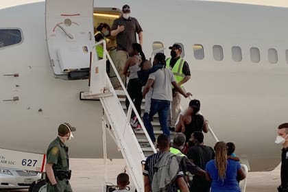 Macías explicó que decidieron regresar a Colombia para evitar ser deportados