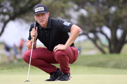 Mackenzie Hughes, uno de los tres punteros del Abierto de Estados Unidos, puede llevarse el trofeo a Canadá.