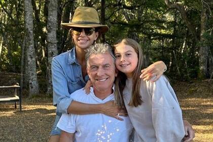 Macri alternó en el verano vacaciones con su esposa Juliana Awada y su hija Antonia, con viajes al exterior