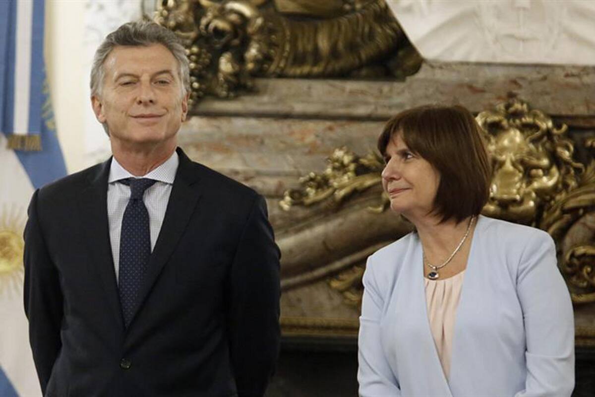 Macri autorizó a Bullrich a elevar el pago para aquellos que aporten datos precisos para dar con los fondos; recibirán el 10% del valor de lo recobrado; en 12 días hubo más de 1300 llamadas