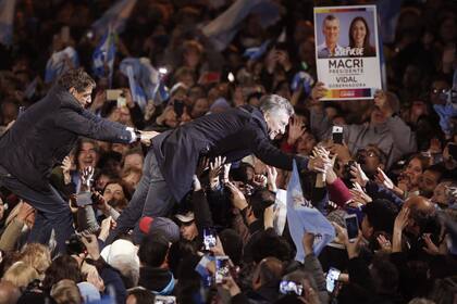 Macri mantuvo un contacto directo con sus votantes en el acto de Mar del Plata