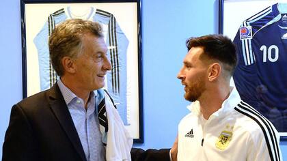 Macri, durante un encuentro con Messi en junio del año pasado