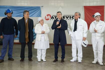 Macri el año pasado en la reapertura del frigorífico de Mattievich
