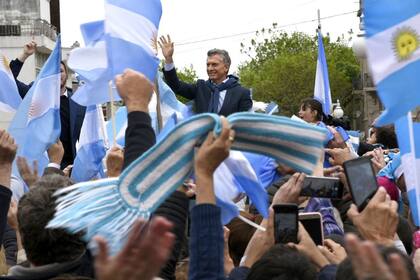Macri, en Esperanza, por donde pasó su cuarta marcha del "Sí se puede"