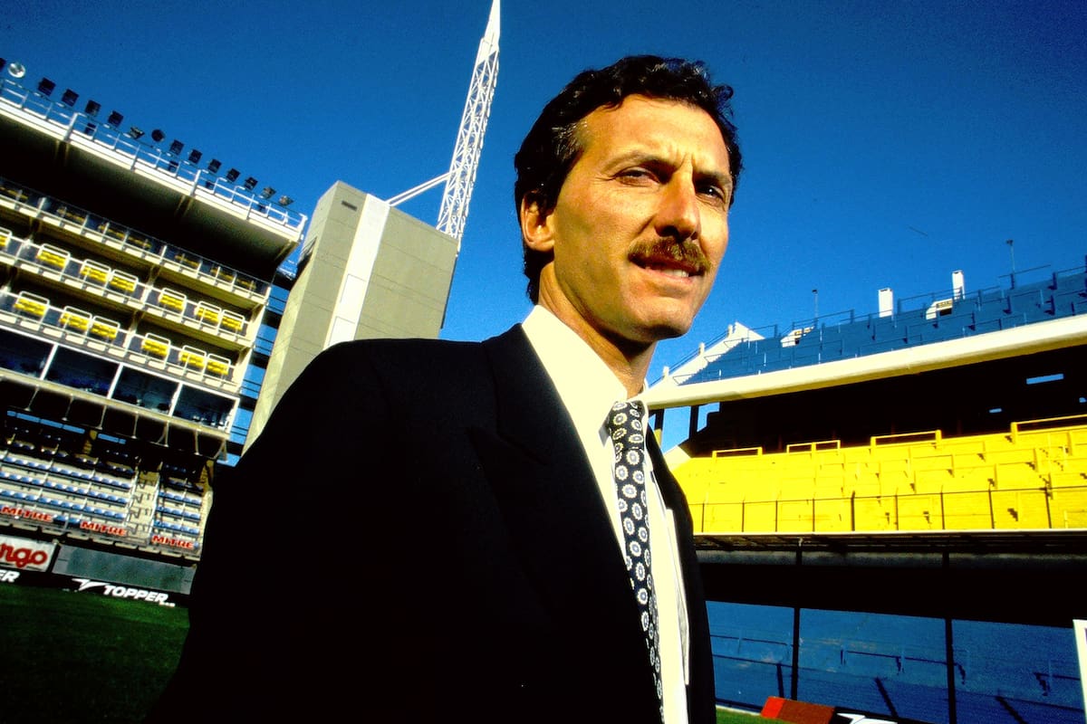 Macri en la Bombonera, poco después de estrenar los palcos sobre Del Valle Iberlucea