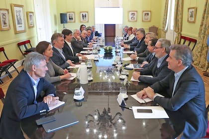 Macri encabeza la reunión de Gabinete