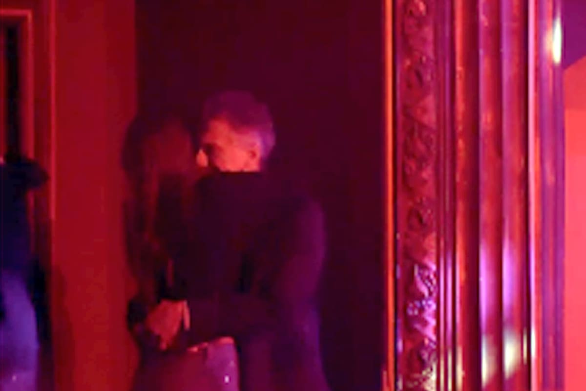 Macri fue al teatro con Juliana Awada y bailaron en el palco