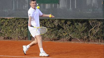 Macri fue operado de la rodilla derecha hace dos meses