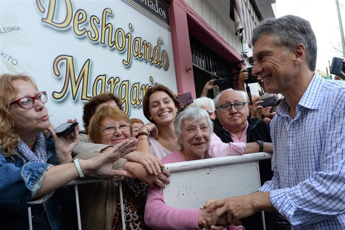 Macri hizo el anuncio en un comedor de Liniers; estuvo con Triaca y Stanley