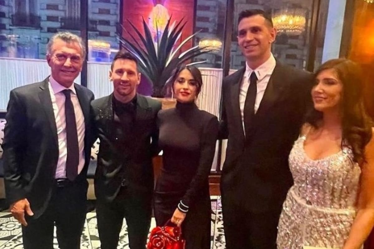 Macri junto a Messi y Dibu Martínez
