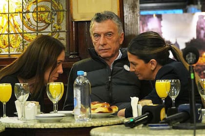 Macri, junto a Vidal y Lospennato, encargadas de Pensar