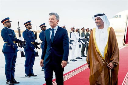 Macri llegó ayer a Abu Dhabi, su última escala antes de su regreso al país