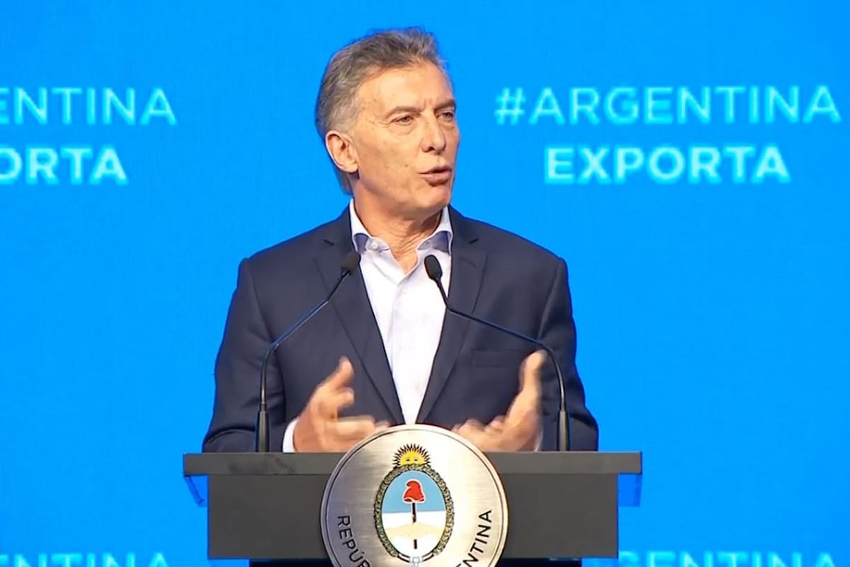 Macri pidió "no detenerse" y apuntó al kirchnerismo