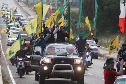 Militantes de Hezbollah en las calles de Beirut