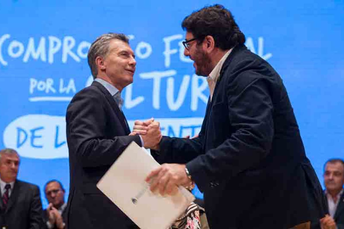 Macri presentó su proyecto sobre "mecenazgo" junto al ministro de Cultura, Pablo Avelluto