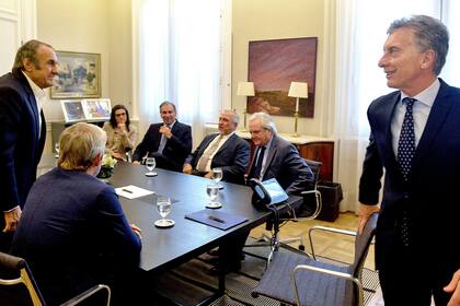 Macri recibió a cinco senadores y Frigerio se reunió con Pichetto, pero no consiguieron debilitar la mayoría que hoy aprobaría un freno a la suba de los servicios públicos