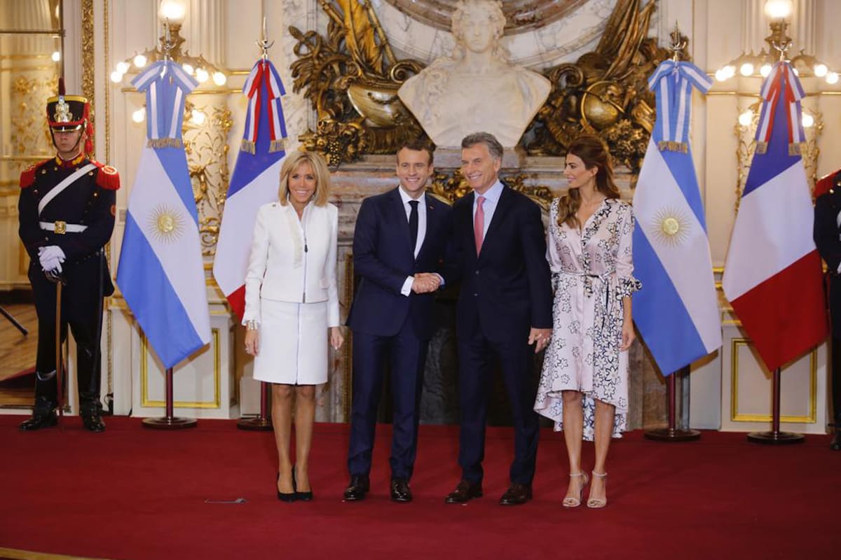 Macri recibió a Macron en el Salón Blanco de la Casa Rosada