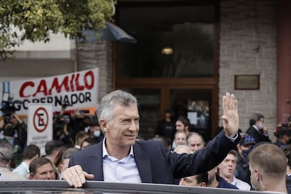 Mauricio Macri en la puerta de los tribunales de Dolores, donde compareció en esta causa