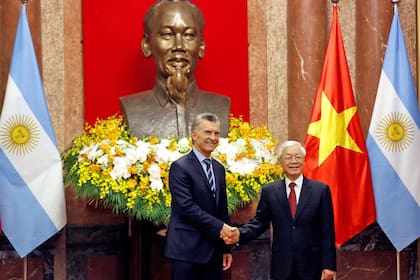 Macri saluda al presidente de Vietnam, Nguyen Phu Trong