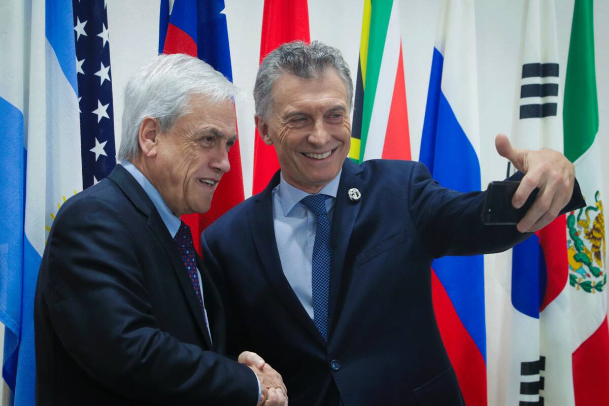 Macri se toma una selfie con Piñera