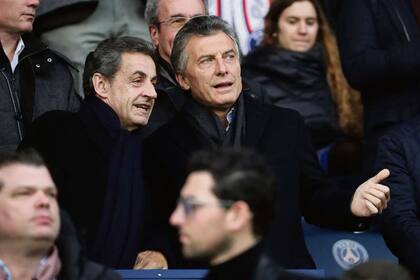 Macri vio ayer el partido Paris Saint-Germain y Montpellier junto al expresidente francés Sarkozy