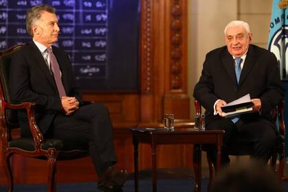 Macri y Gabbi, anoche, durante el acto por el aniversario de la Bolsa