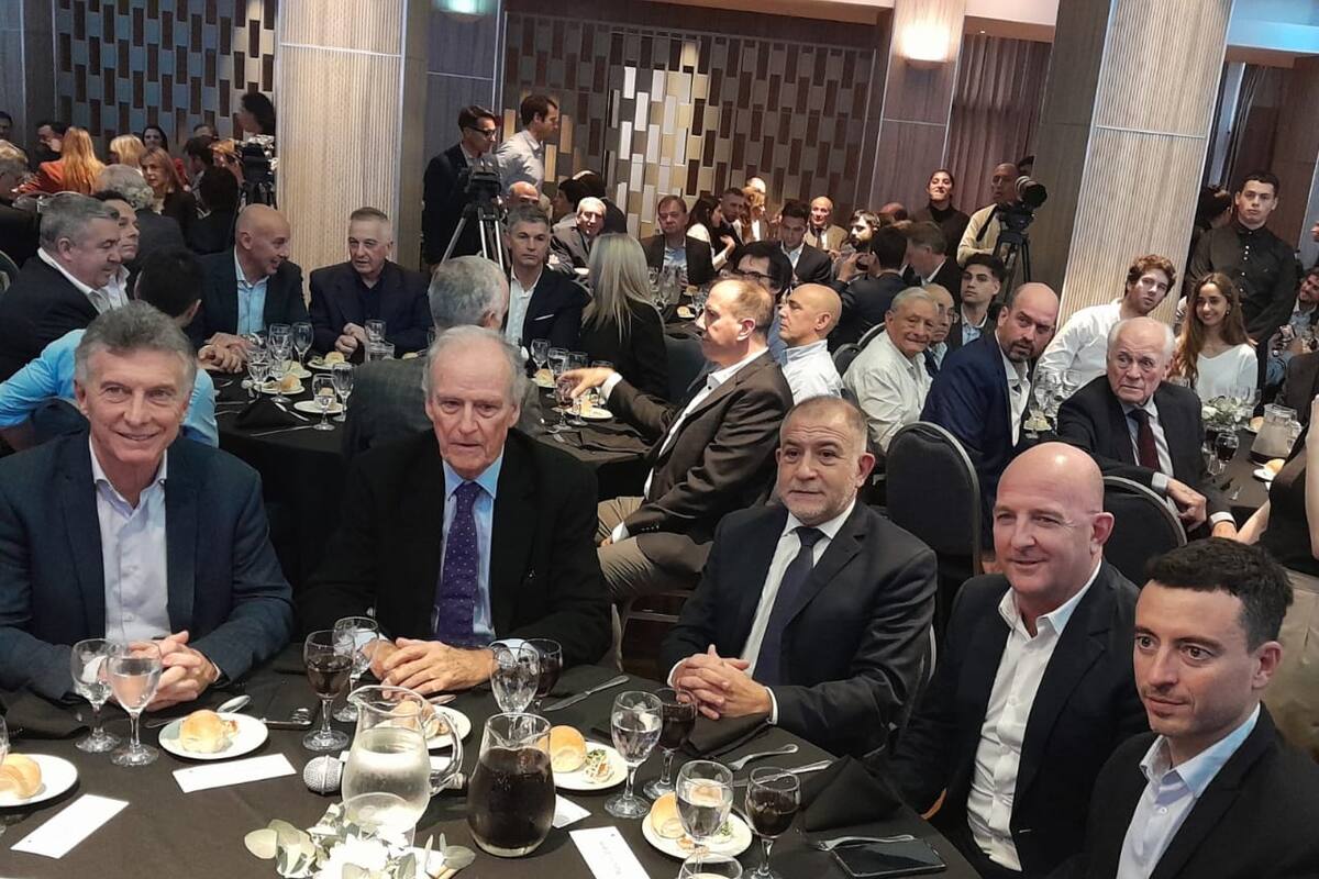 Macri y Juez estuvieron en la Bolsa de Comercio de Córdoba