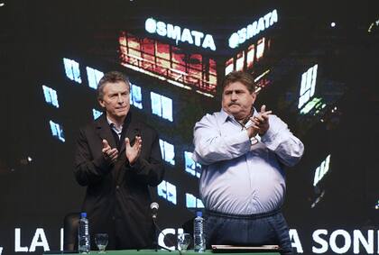 Macri y Pignanelli, ayer, al inaugurar un sanatorio del gremio de los mecánicos