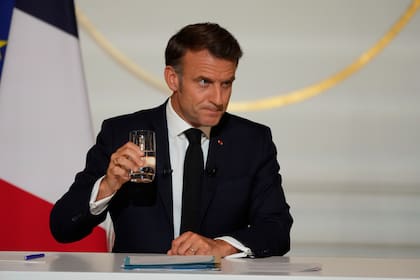Macron dice preparar una misión "puramente defensiva" para reabrir el estrecho de Ormuz