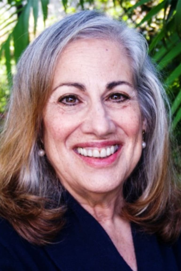 Madelyn Chaber, abogada, a la izquierda; Patricia Henley, la cliente, a la derecha