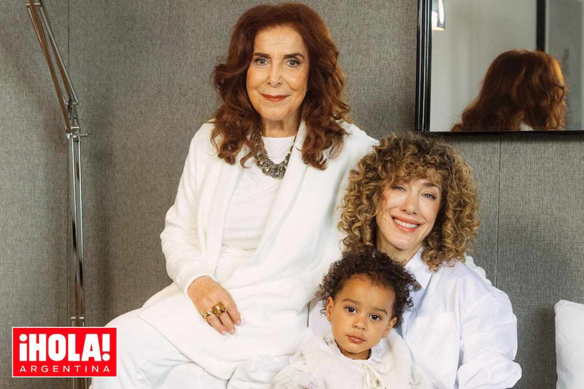 Madre, hija y nieta sonríen para la lente de ¡Hola! Argentina.