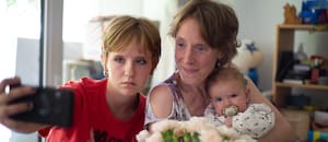 Madres jóvenes: los hermanos Dardenne abordan con sensibilidad una problemática compleja