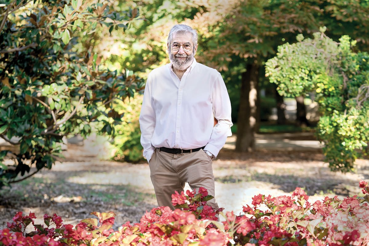 MADRID, SPAIN - SEPTEMBER 08: The writer Antonio Muñoz Molina poses during a press conference to present his book, 'Volver a donde' at the Biblioteca del Parque del Retiro, on September 8, 2021, in Madrid, Spain. Muñoz Molina returns to fiction with this novel that is a look at modern Spain through the intimate memory of a family over the last century. (Photo By A. Perez Meca/Europa Press via Getty Images)