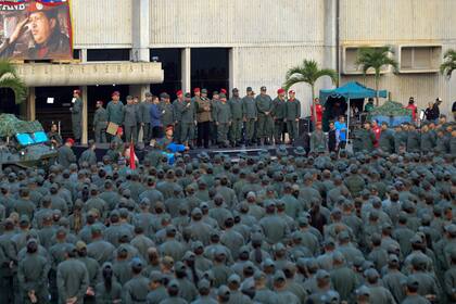 Maduro habló ayer ante miles de militares en el Fuente Tiuna