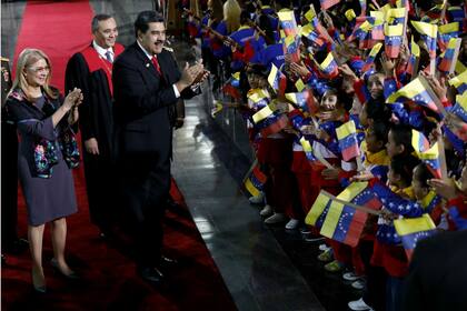 Maduro, hoy, al llegar a la sede del TSJ antes de asumir