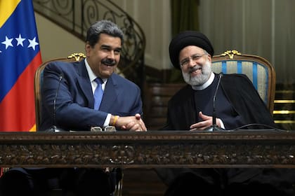 Maduro junto al presidente iraní Ebrahim Raisi, el sábado pasado, en Teherán