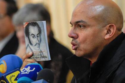 Maduro vinculó al exgeneral Cliver Alcalá con el intento de invasión