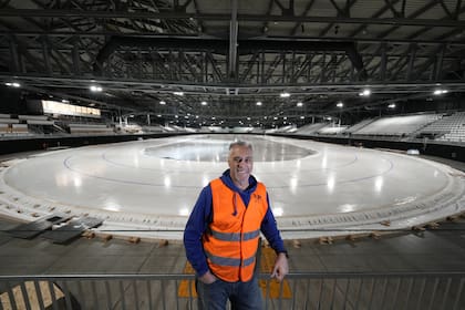 Maestro canadiense hace historia olímpica con la 1ª pista temporal cubierta de patinaje de velocidad