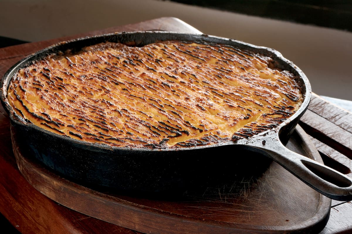 Maestro de chefs y bon vivant, Francias Mallmann es experto en el manejo del fuego y de los ritmos de la cocina