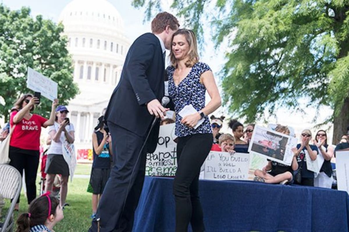 Maeve Kennedy McKean y su hijo de ocho años, Gideon, fueron vistos por última vez en la noche del jueves