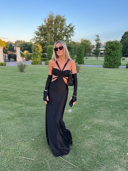 Maga Mailyn la hermana diseñadora de moda de Mili Maylin, creadora de su propia marca de vestidos para fiestas, Sentido Vertical. "Queremos borrar las líneas de los límites de edad. La juventud se no ve por el cuerpo sino por el espíritu".