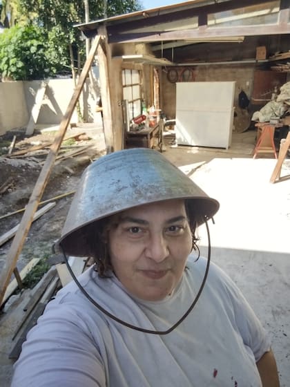 Maga Tomassoni combinó sus conocimientos adquiridos en su crianza, por su pareja y en internet para desarrollar su cuenta @Mamaconstruye