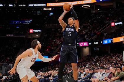 Magic vence 108-103 con 24 puntos de Banchero y rompe racha de 16 victorias de Cavaliers